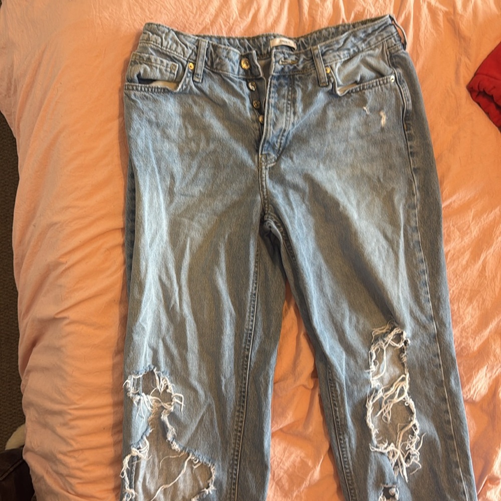 Forever 21 low waisted straight leg ripped jeans